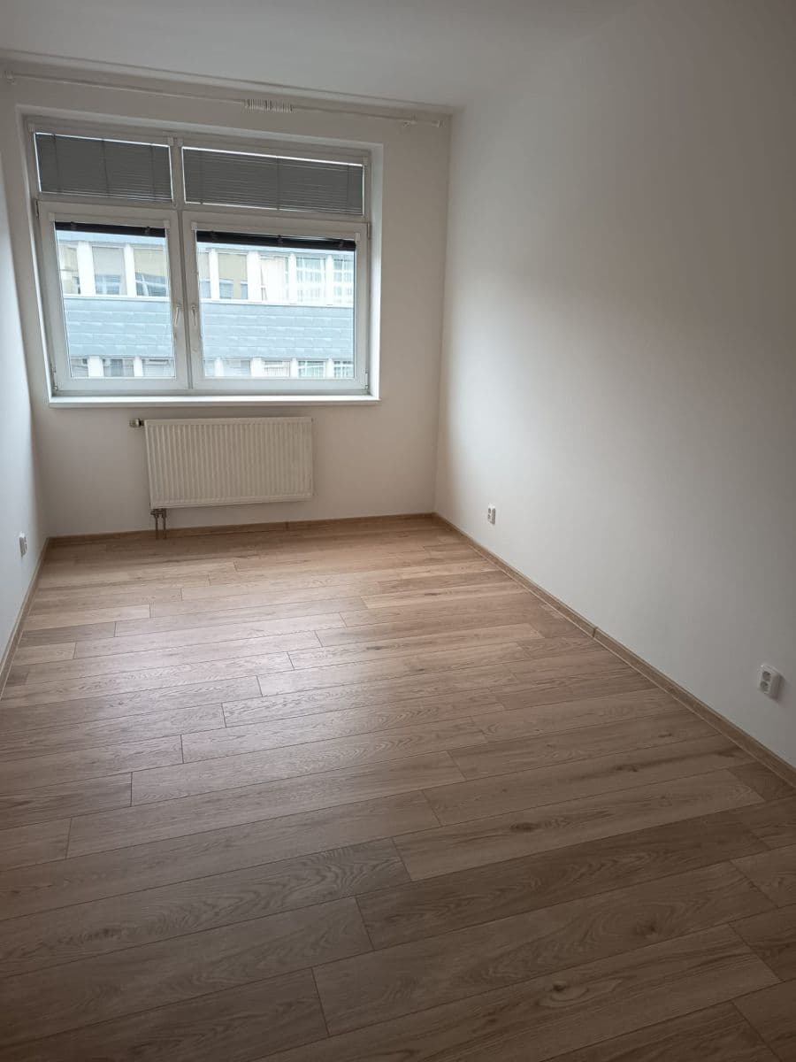 Prenájom bytu 3-izbový 82 m², Koštířova, Praha, Praha Prenájom bytu 3-izbový 82 m², Koštířova, Praha, Praha