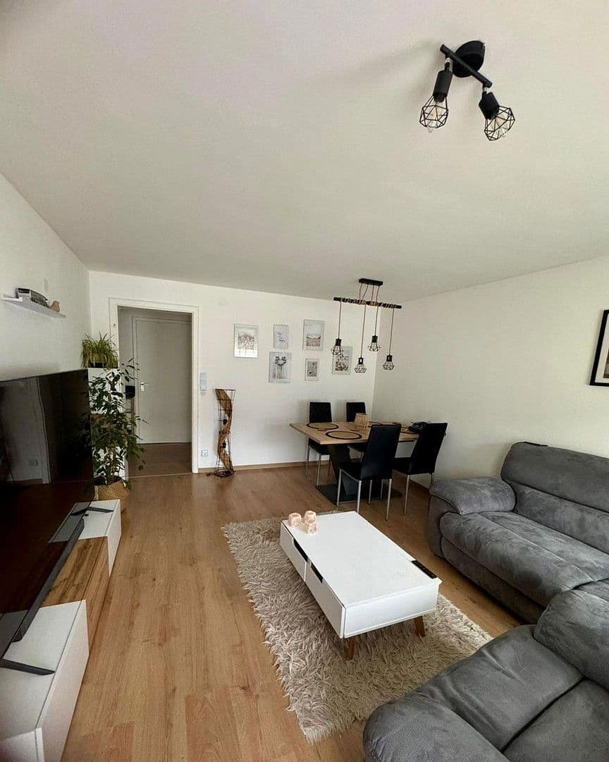 Prenájom bytu 3-izbový 60 m², Albstadt, Bádensko-Wurttembersko Prenájom bytu 3-izbový 60 m², Albstadt, Bádensko-Wurttembersko