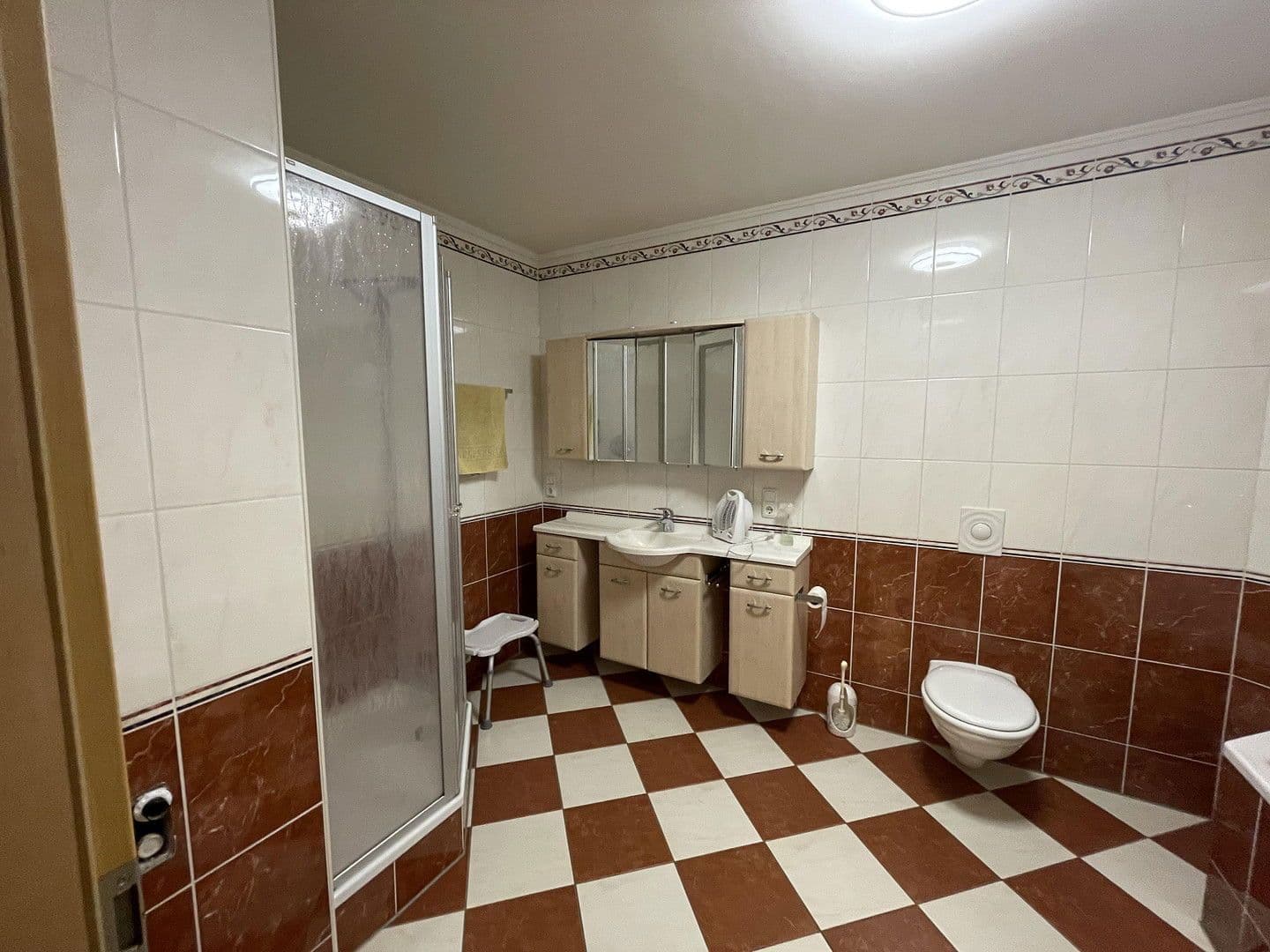 Predaj domu 317 m², pozemek 708 m², Flieden, Hesensko Predaj domu 317 m², pozemek 708 m², Flieden, Hesensko