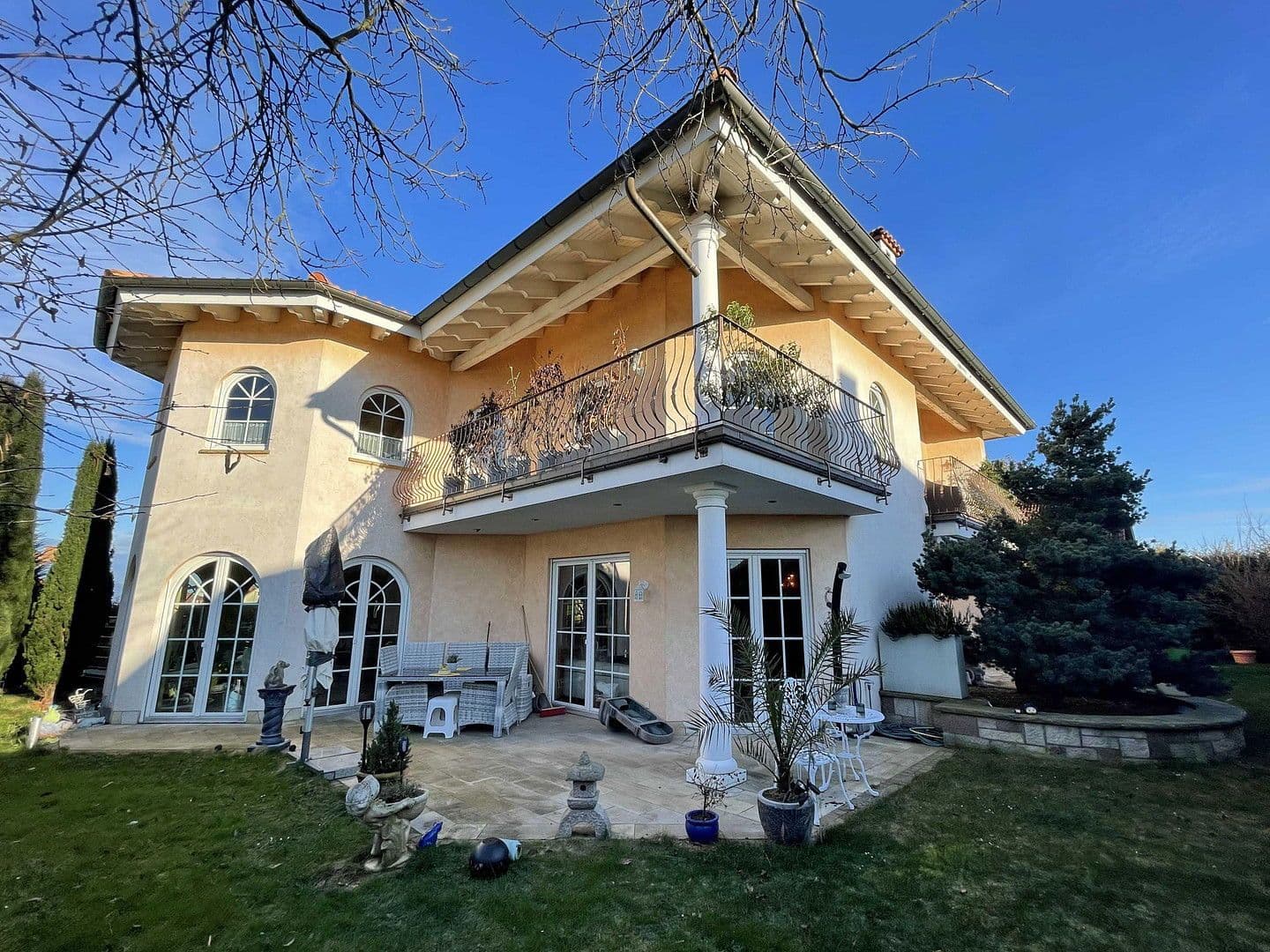 Predaj domu 317 m², pozemek 708 m², Flieden, Hesensko Predaj domu 317 m², pozemek 708 m², Flieden, Hesensko