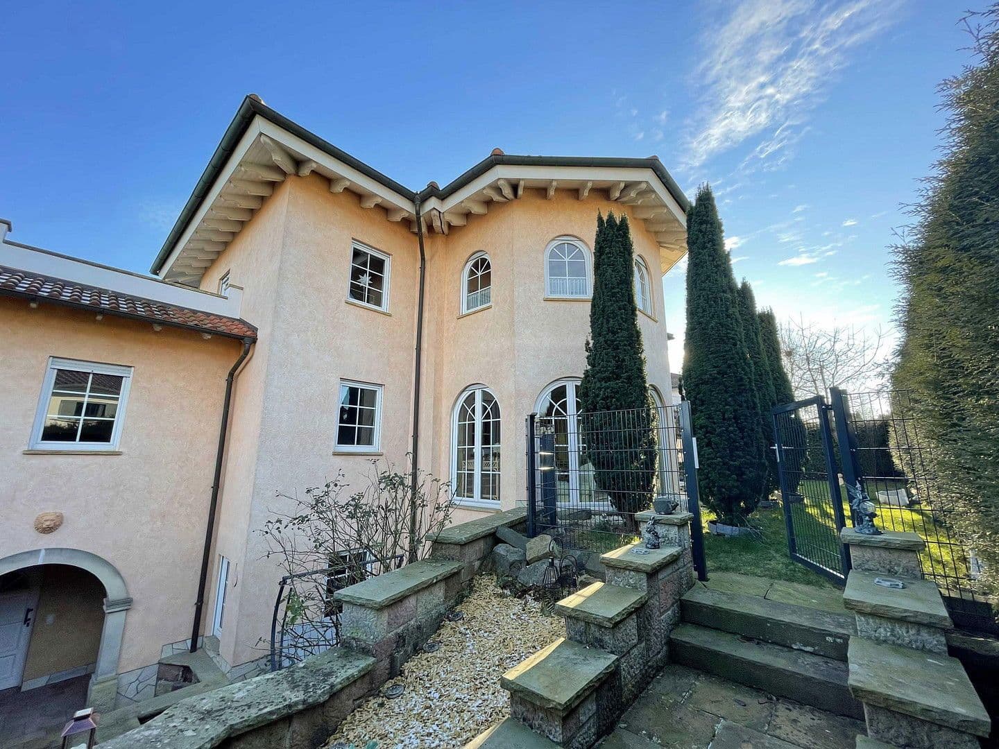 Predaj domu 317 m², pozemek 708 m², Flieden, Hesensko Predaj domu 317 m², pozemek 708 m², Flieden, Hesensko