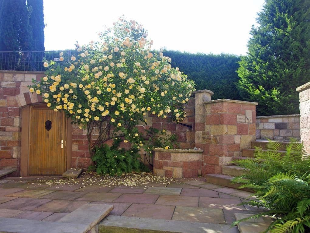 Predaj domu 317 m², pozemek 708 m², Flieden, Hesensko Predaj domu 317 m², pozemek 708 m², Flieden, Hesensko