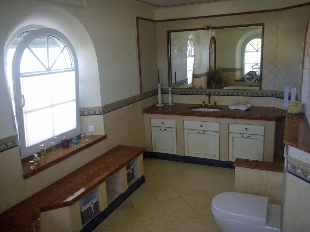 Predaj domu 317 m², pozemek 708 m², Flieden, Hesensko Predaj domu 317 m², pozemek 708 m², Flieden, Hesensko