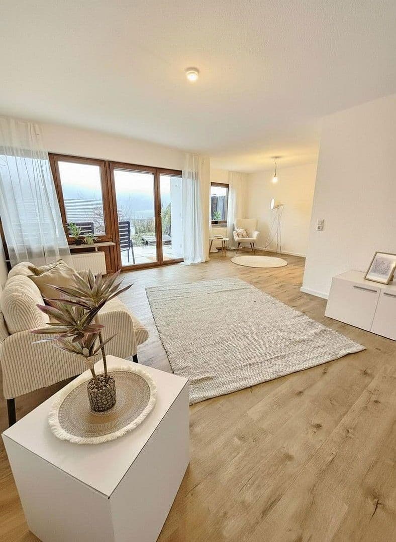 Predaj domu 153 m², pozemek 196 m², Seelbach, Bádensko-Wurttembersko Predaj domu 153 m², pozemek 196 m², Seelbach, Bádensko-Wurttembersko