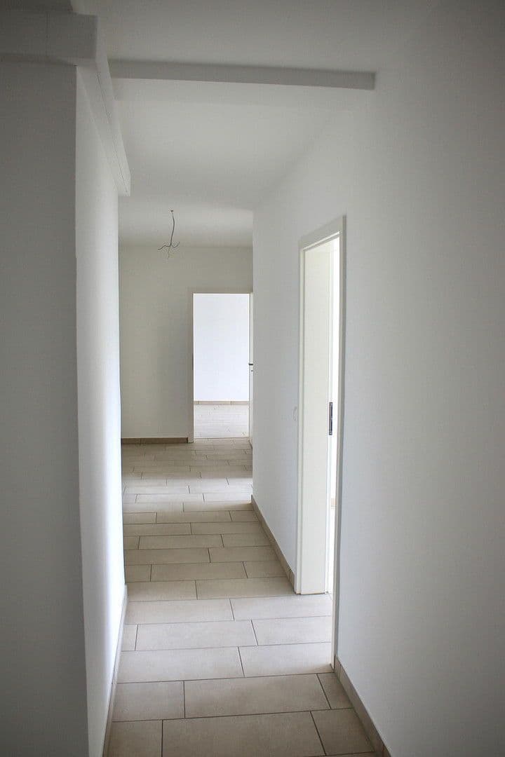 Prenájom bytu 5-izbový 164 m², Am Buchenbaum 21, Duisburg, Severné Porýnie - Westfálsko Prenájom bytu 5-izbový 164 m², Am Buchenbaum 21, Duisburg, Severné Porýnie - Westfálsko