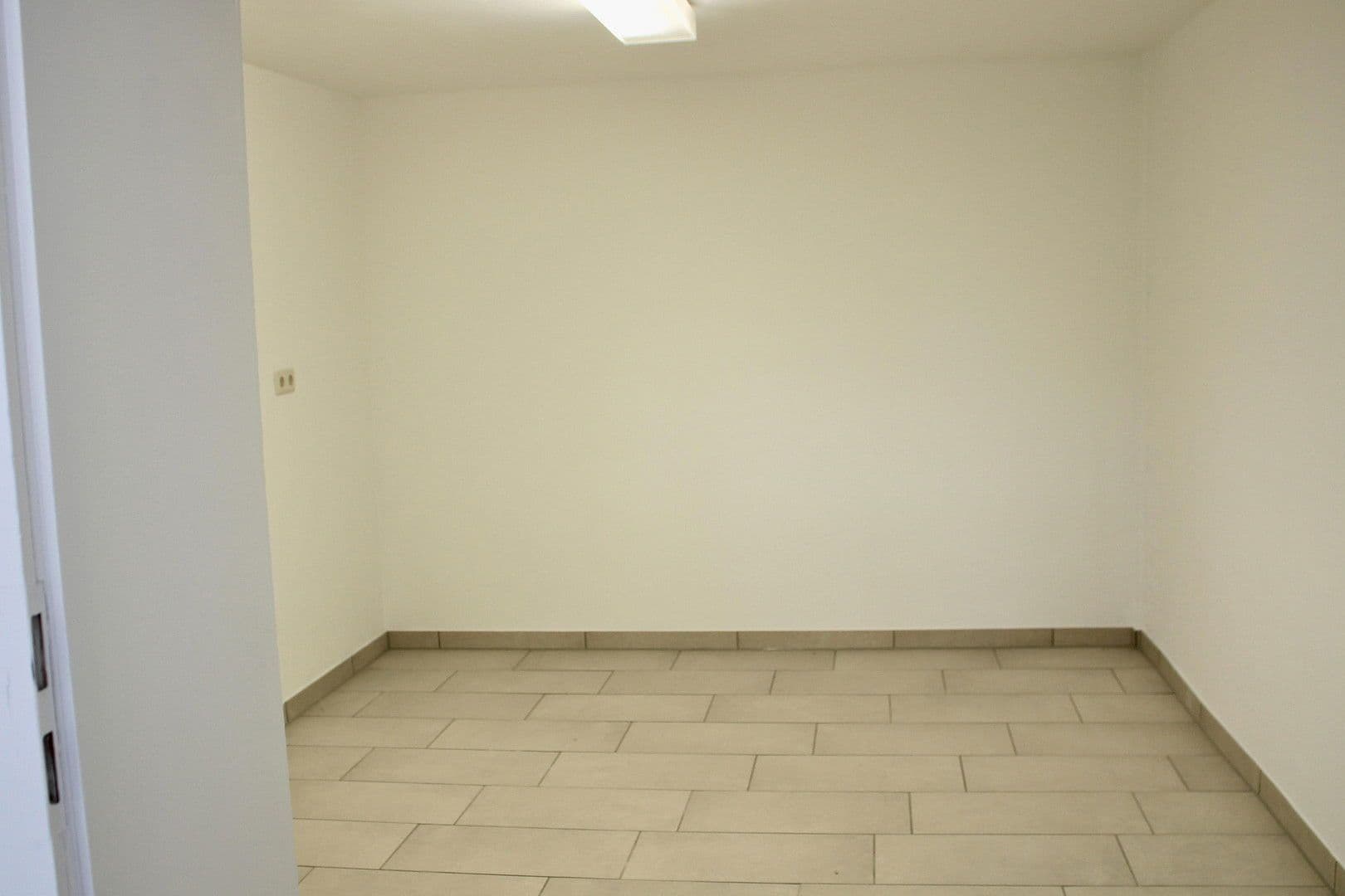 Prenájom bytu 5-izbový 164 m², Am Buchenbaum 21, Duisburg, Severné Porýnie - Westfálsko Prenájom bytu 5-izbový 164 m², Am Buchenbaum 21, Duisburg, Severné Porýnie - Westfálsko