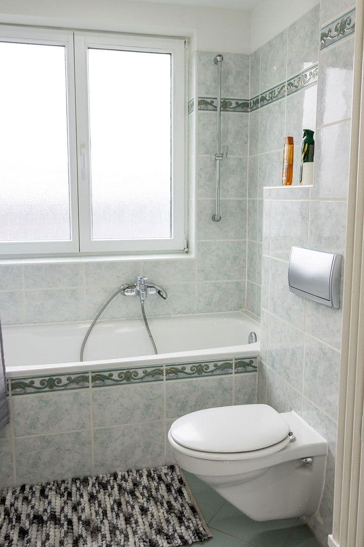 Prenájom bytu 2-izbový 55 m², Einödshofer Weg, Berlin, Berlín Prenájom bytu 2-izbový 55 m², Einödshofer Weg, Berlin, Berlín