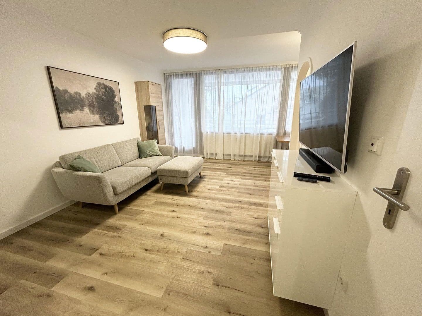 Prenájom bytu 1-izbový 40 m², München, Bavorsko Prenájom bytu 1-izbový 40 m², München, Bavorsko