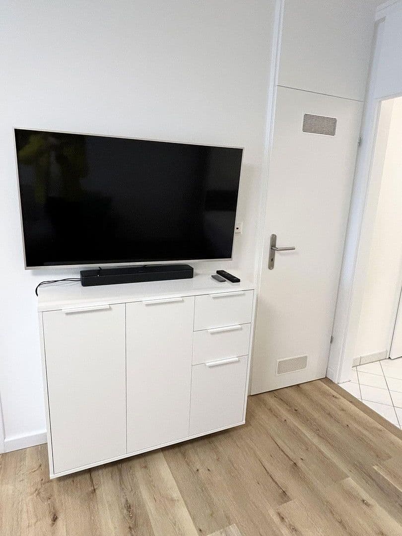 Prenájom bytu 1-izbový 40 m², München, Bavorsko Prenájom bytu 1-izbový 40 m², München, Bavorsko