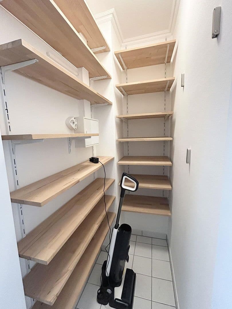 Prenájom bytu 1-izbový 40 m², München, Bavorsko Prenájom bytu 1-izbový 40 m², München, Bavorsko