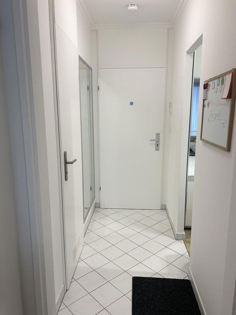 Prenájom bytu 1-izbový 40 m², München, Bavorsko Prenájom bytu 1-izbový 40 m², München, Bavorsko