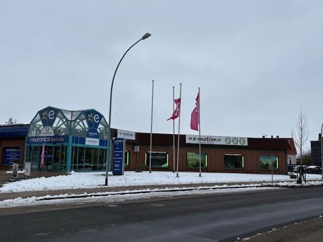 Prenájom nebytového priestoru 3.400 m², Hansestraße 32, Stade, Dolné Sasko Prenájom nebytového priestoru 3.400 m², Hansestraße 32, Stade, Dolné Sasko