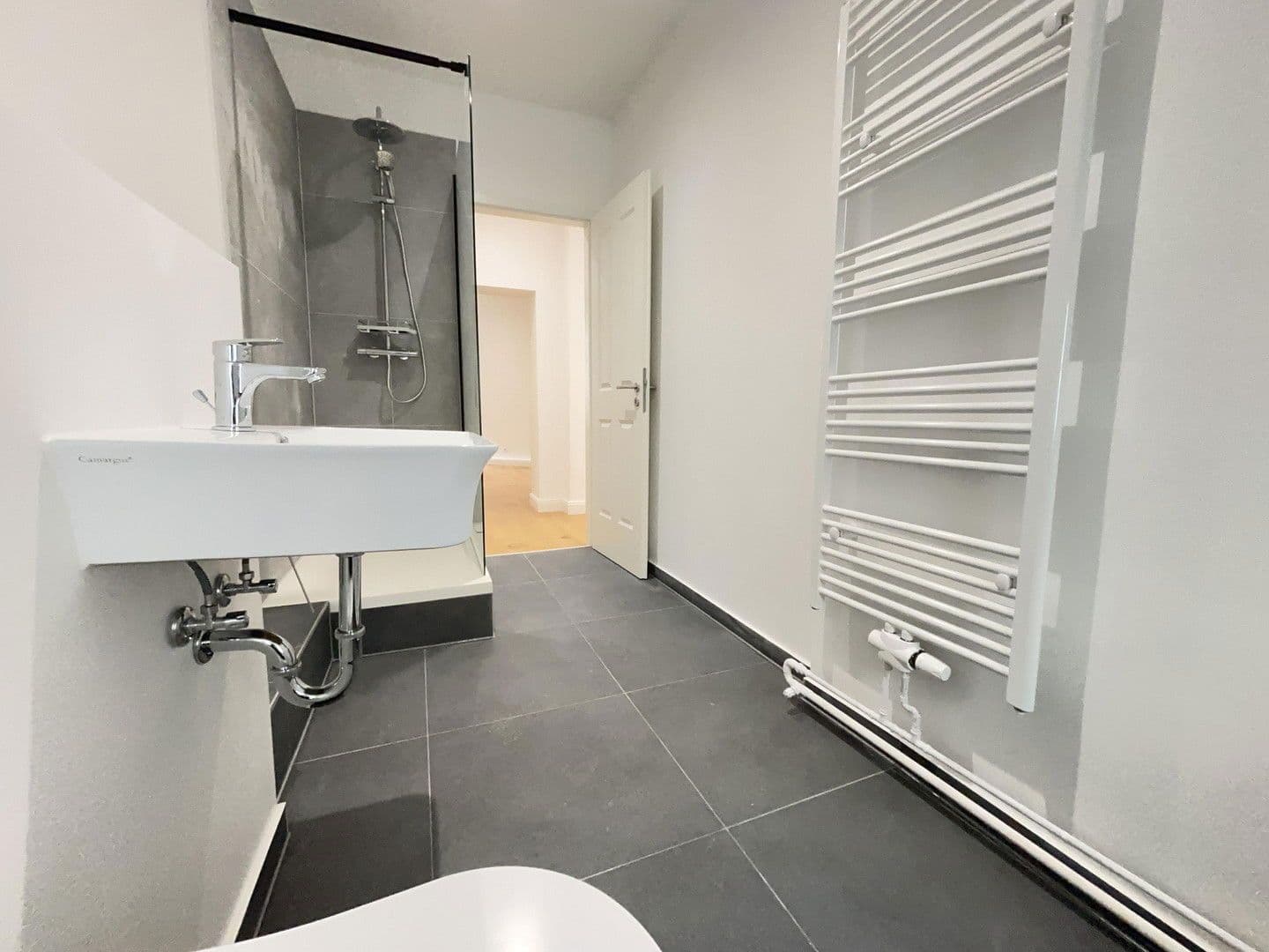 Predaj bytu 3-izbový 70 m², Gneisenaustraße 65, Berlin, Berlín Predaj bytu 3-izbový 70 m², Gneisenaustraße 65, Berlin, Berlín