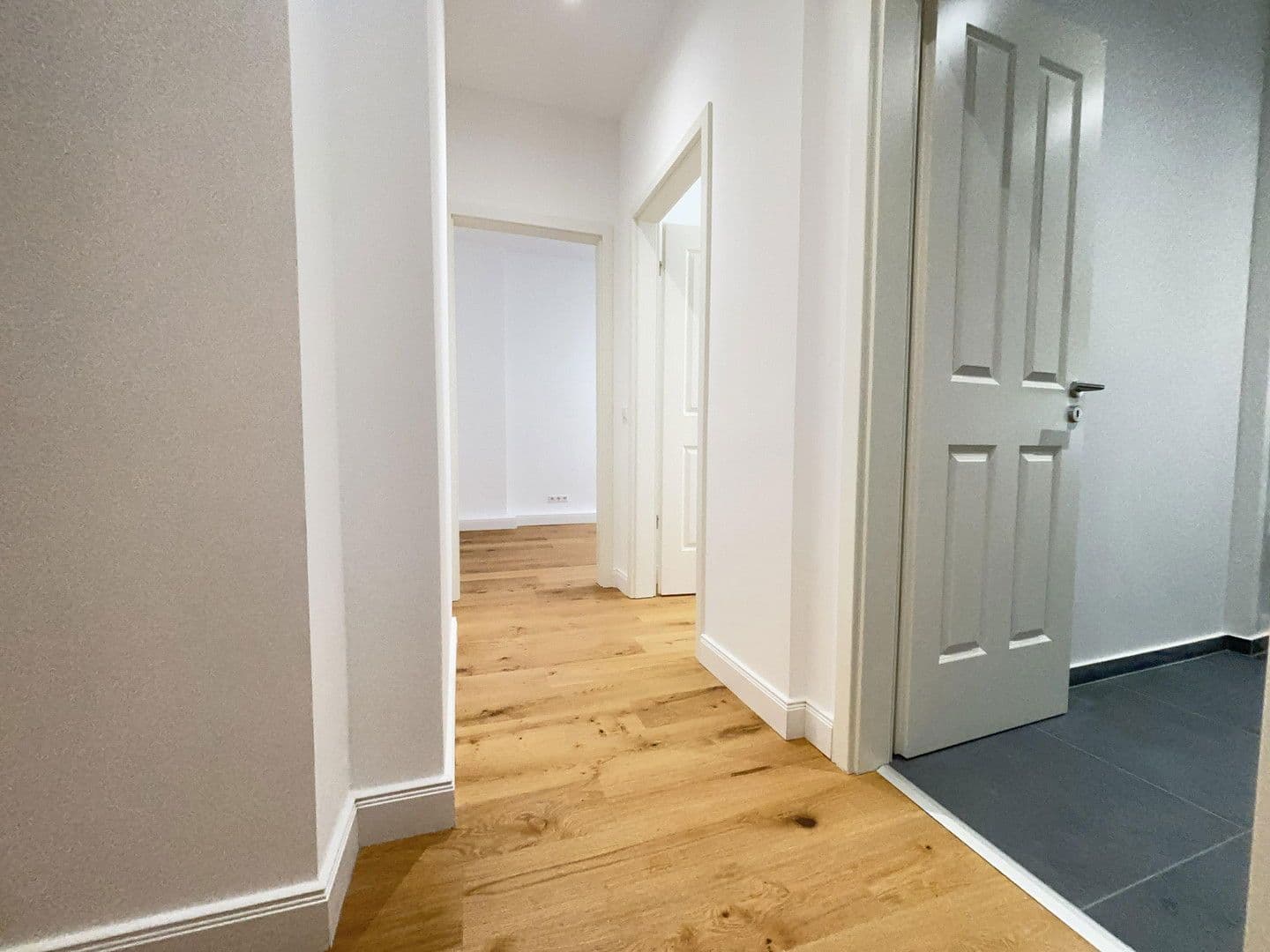 Predaj bytu 3-izbový 70 m², Gneisenaustraße 65, Berlin, Berlín Predaj bytu 3-izbový 70 m², Gneisenaustraße 65, Berlin, Berlín