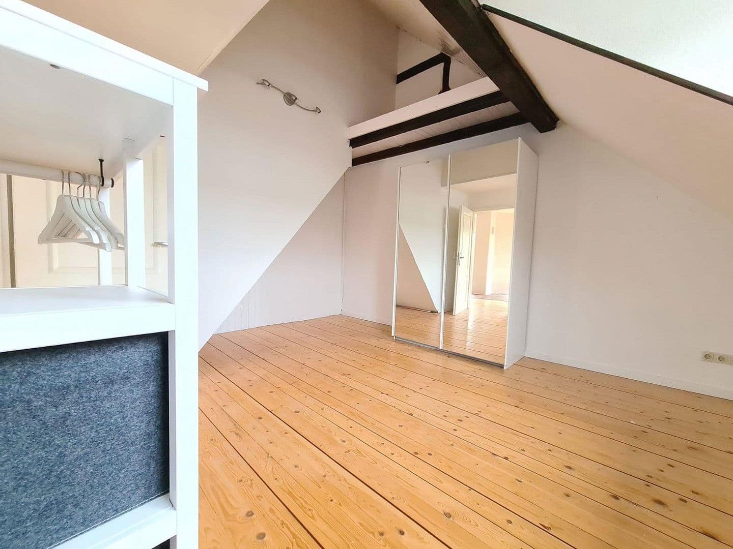 Prenájom bytu 5-izbový 185 m², Scharbeutz, Šlezvicko-Holštajnsko Prenájom bytu 5-izbový 185 m², Scharbeutz, Šlezvicko-Holštajnsko