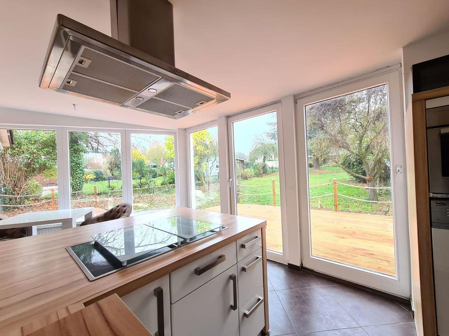 Prenájom bytu 5-izbový 185 m², Scharbeutz, Šlezvicko-Holštajnsko Prenájom bytu 5-izbový 185 m², Scharbeutz, Šlezvicko-Holštajnsko