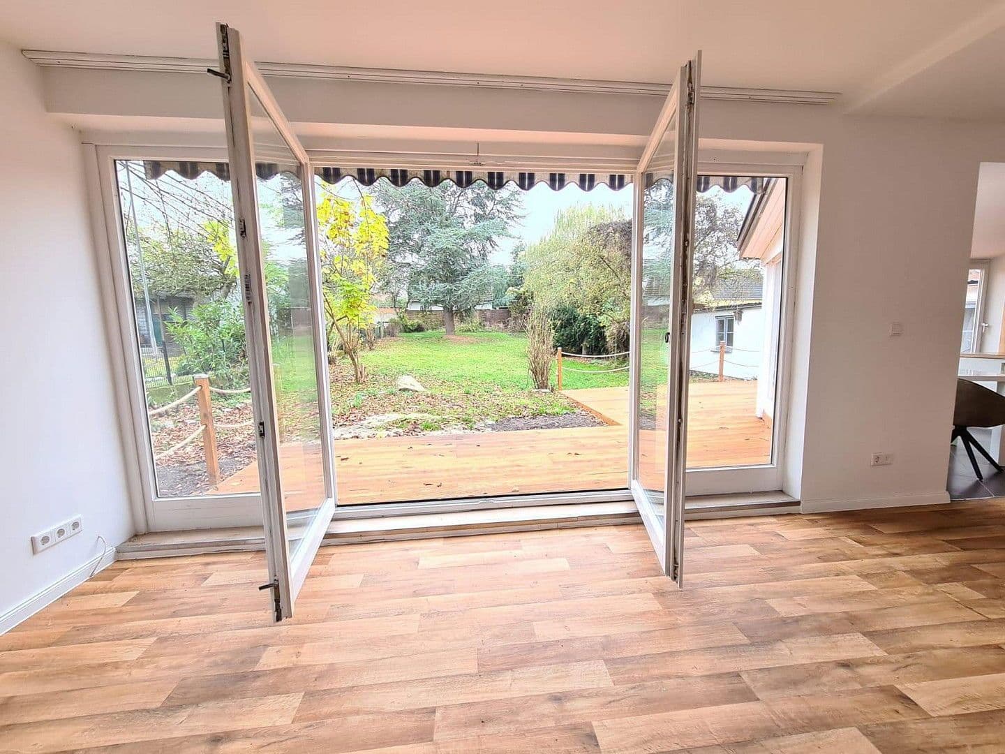 Prenájom bytu 5-izbový 185 m², Scharbeutz, Šlezvicko-Holštajnsko Prenájom bytu 5-izbový 185 m², Scharbeutz, Šlezvicko-Holštajnsko