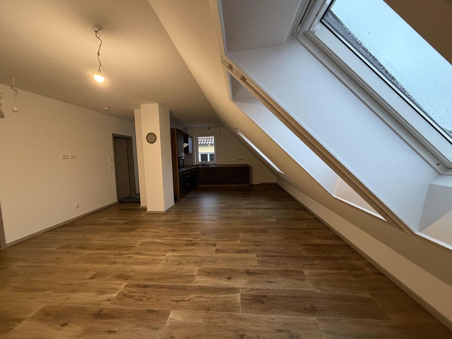 Prenájom bytu 4-izbový 77 m², Dummerstorf, Meklenbursko-Predpomoransko Prenájom bytu 4-izbový 77 m², Dummerstorf, Meklenbursko-Predpomoransko