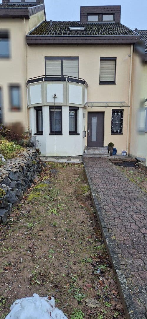 Predaj domu 153 m², pozemek 292 m², Wertheim, Bádensko-Wurttembersko Predaj domu 153 m², pozemek 292 m², Wertheim, Bádensko-Wurttembersko