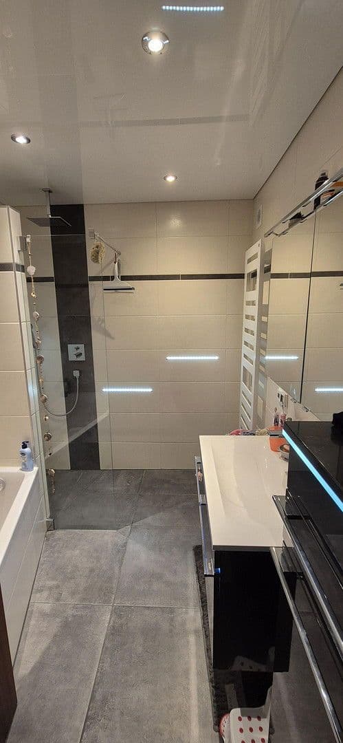 Predaj domu 153 m², pozemek 292 m², Wertheim, Bádensko-Wurttembersko Predaj domu 153 m², pozemek 292 m², Wertheim, Bádensko-Wurttembersko