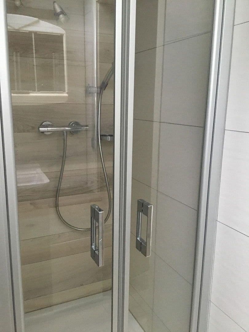 Prenájom bytu 1-izbový 15 m², Schrambergerstr.40, Schramberg, Bádensko-Wurttembersko Prenájom bytu 1-izbový 15 m², Schrambergerstr.40, Schramberg, Bádensko-Wurttembersko