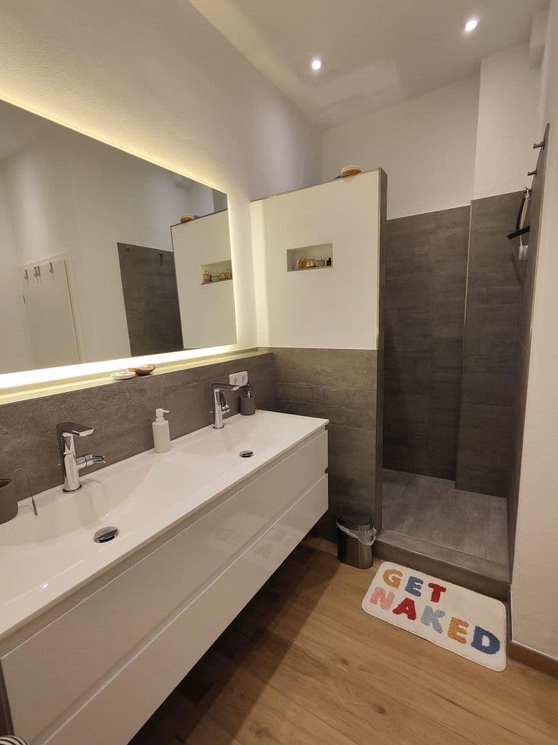 Predaj bytu 4-izbový 105 m², Stuttgart, Bádensko-Wurttembersko Predaj bytu 4-izbový 105 m², Stuttgart, Bádensko-Wurttembersko