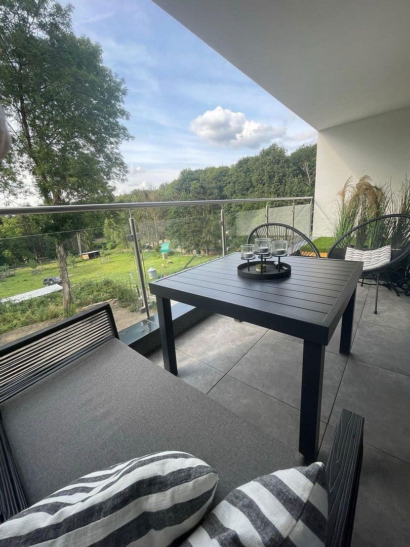 Prenájom bytu 4-izbový 113 m², Landwehrstraße 34, Solingen, Severné Porýnie - Westfálsko Prenájom bytu 4-izbový 113 m², Landwehrstraße 34, Solingen, Severné Porýnie - Westfálsko