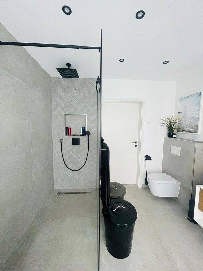 Prenájom bytu 4-izbový 113 m², Landwehrstraße 34, Solingen, Severné Porýnie - Westfálsko Prenájom bytu 4-izbový 113 m², Landwehrstraße 34, Solingen, Severné Porýnie - Westfálsko