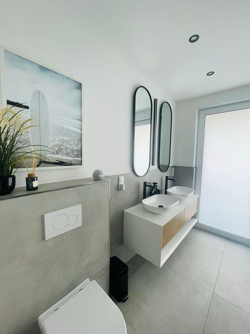 Prenájom bytu 4-izbový 113 m², Landwehrstraße 34, Solingen, Severné Porýnie - Westfálsko Prenájom bytu 4-izbový 113 m², Landwehrstraße 34, Solingen, Severné Porýnie - Westfálsko