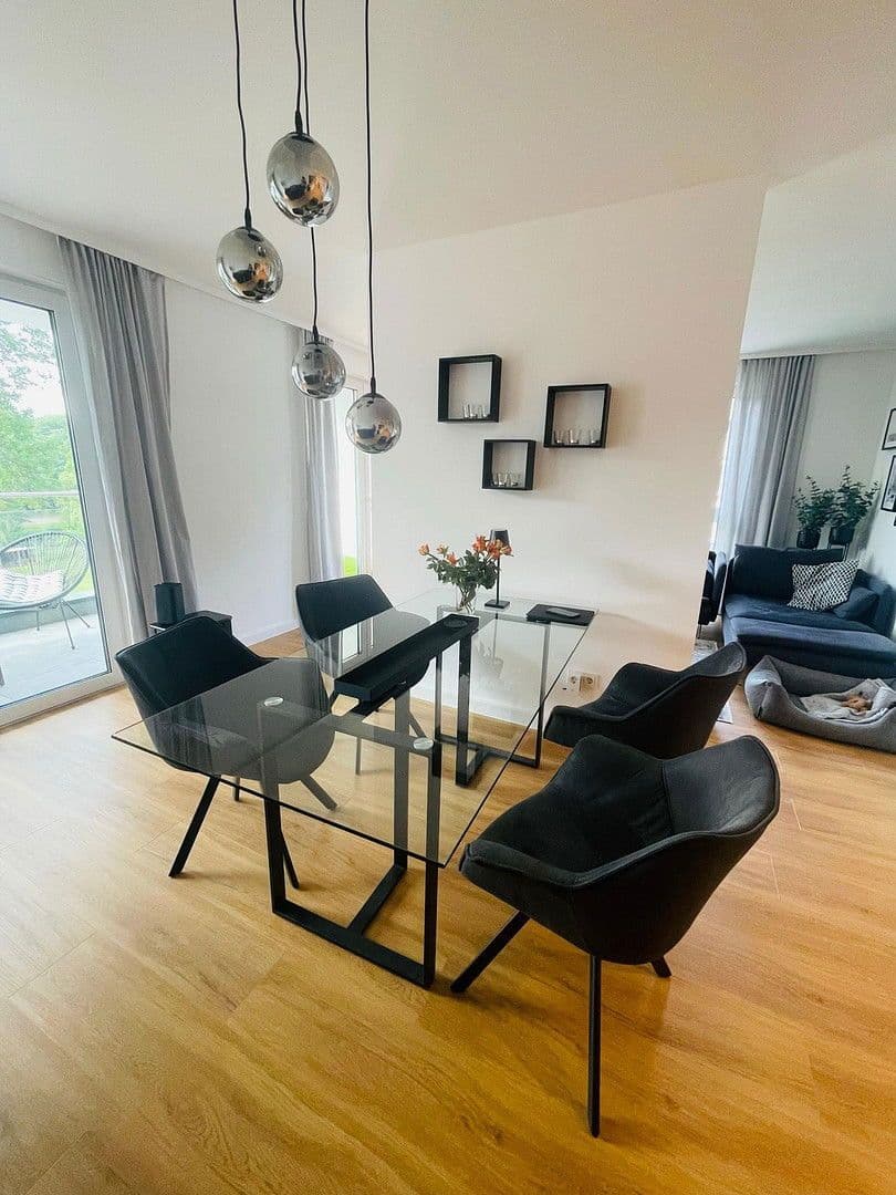 Prenájom bytu 4-izbový 113 m², Landwehrstraße 34, Solingen, Severné Porýnie - Westfálsko Prenájom bytu 4-izbový 113 m², Landwehrstraße 34, Solingen, Severné Porýnie - Westfálsko