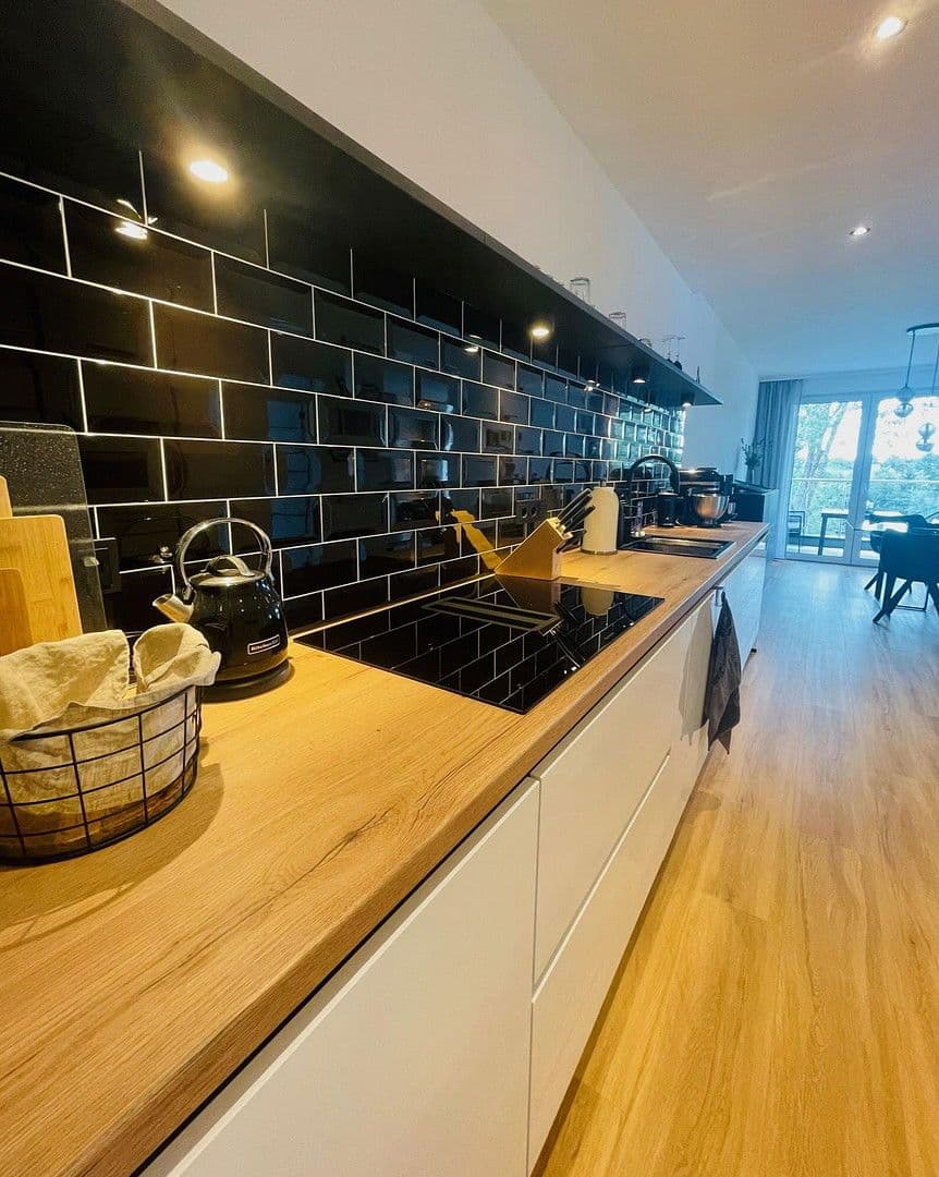 Prenájom bytu 4-izbový 113 m², Landwehrstraße 34, Solingen, Severné Porýnie - Westfálsko Prenájom bytu 4-izbový 113 m², Landwehrstraße 34, Solingen, Severné Porýnie - Westfálsko