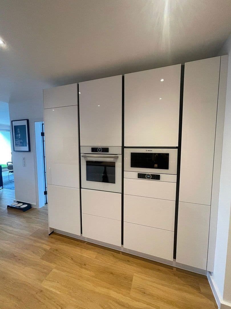 Prenájom bytu 4-izbový 113 m², Landwehrstraße 34, Solingen, Severné Porýnie - Westfálsko Prenájom bytu 4-izbový 113 m², Landwehrstraße 34, Solingen, Severné Porýnie - Westfálsko