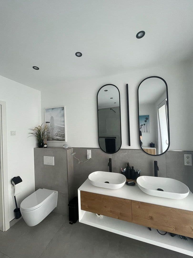 Prenájom bytu 4-izbový 113 m², Landwehrstraße 34, Solingen, Severné Porýnie - Westfálsko Prenájom bytu 4-izbový 113 m², Landwehrstraße 34, Solingen, Severné Porýnie - Westfálsko