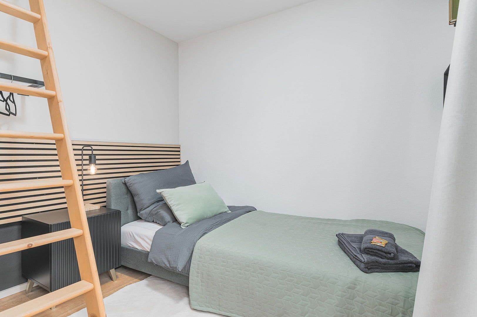 Prenájom domu 130 m², pozemek 300 m², Römerstraße 30, Filderstadt, Bádensko-Wurttembersko Prenájom domu 130 m², pozemek 300 m², Römerstraße 30, Filderstadt, Bádensko-Wurttembersko