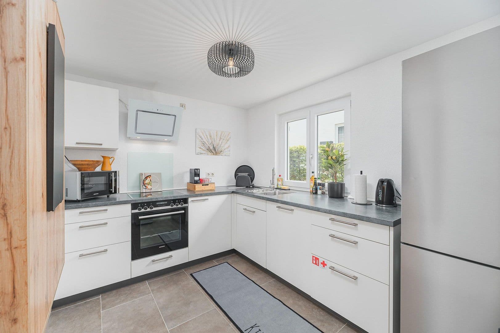 Prenájom domu 130 m², pozemek 300 m², Römerstraße 30, Filderstadt, Bádensko-Wurttembersko Prenájom domu 130 m², pozemek 300 m², Römerstraße 30, Filderstadt, Bádensko-Wurttembersko