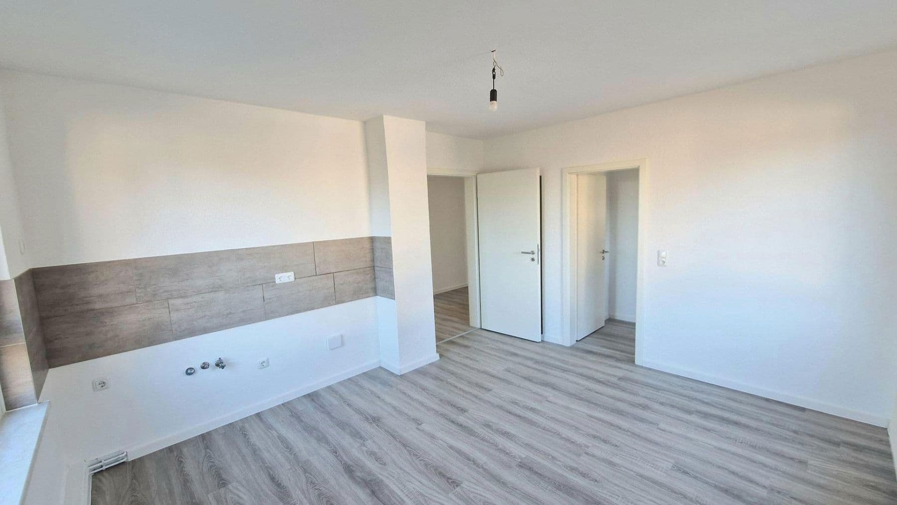 Prenájom bytu 2-izbový 63 m², Deensen, Dolné Sasko Prenájom bytu 2-izbový 63 m², Deensen, Dolné Sasko