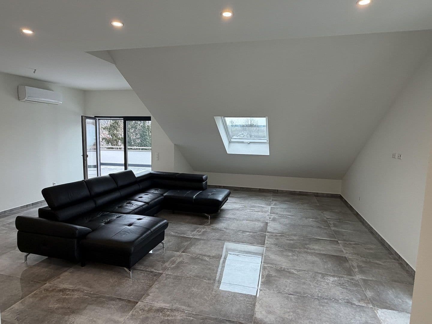 Predaj bytu 4-izbový 141 m², Wiesloch, Bádensko-Wurttembersko Predaj bytu 4-izbový 141 m², Wiesloch, Bádensko-Wurttembersko