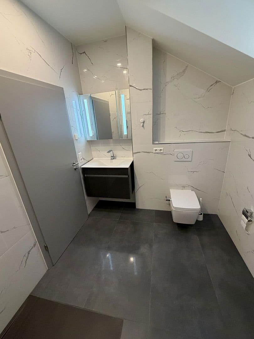 Predaj bytu 4-izbový 141 m², Wiesloch, Bádensko-Wurttembersko Predaj bytu 4-izbový 141 m², Wiesloch, Bádensko-Wurttembersko