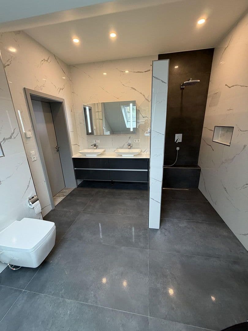 Predaj bytu 4-izbový 141 m², Wiesloch, Bádensko-Wurttembersko Predaj bytu 4-izbový 141 m², Wiesloch, Bádensko-Wurttembersko