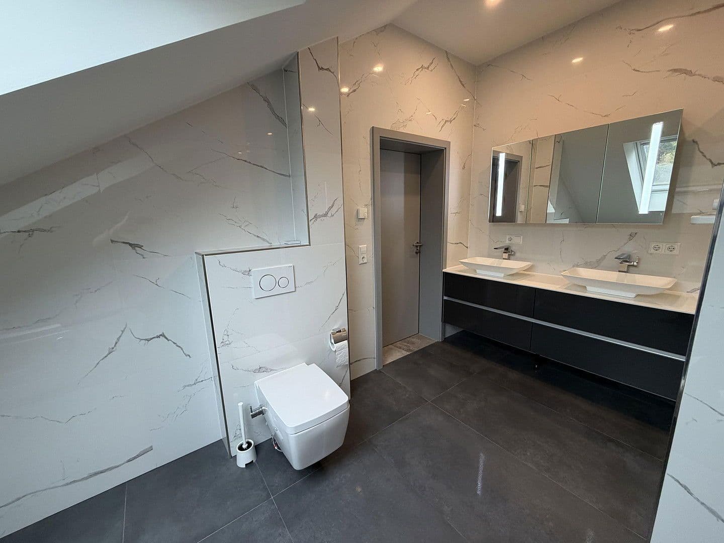 Predaj bytu 4-izbový 141 m², Wiesloch, Bádensko-Wurttembersko Predaj bytu 4-izbový 141 m², Wiesloch, Bádensko-Wurttembersko