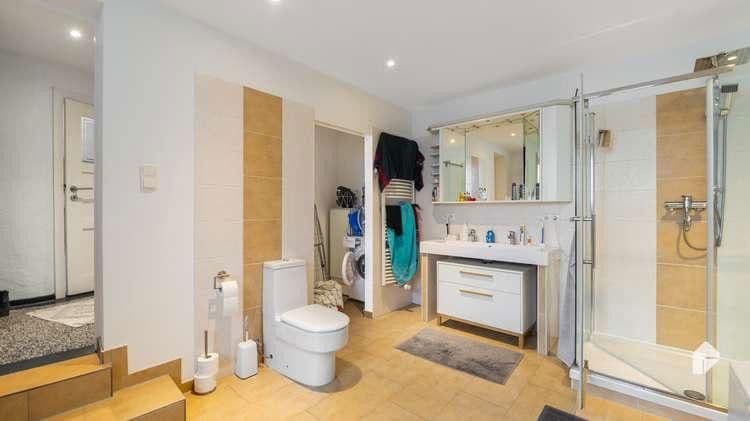 Prenájom bytu 4-izbový 127 m², Bad Belzig, Brandenbursko Prenájom bytu 4-izbový 127 m², Bad Belzig, Brandenbursko