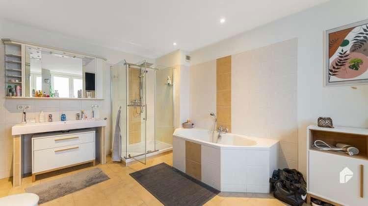 Prenájom bytu 4-izbový 127 m², Bad Belzig, Brandenbursko Prenájom bytu 4-izbový 127 m², Bad Belzig, Brandenbursko