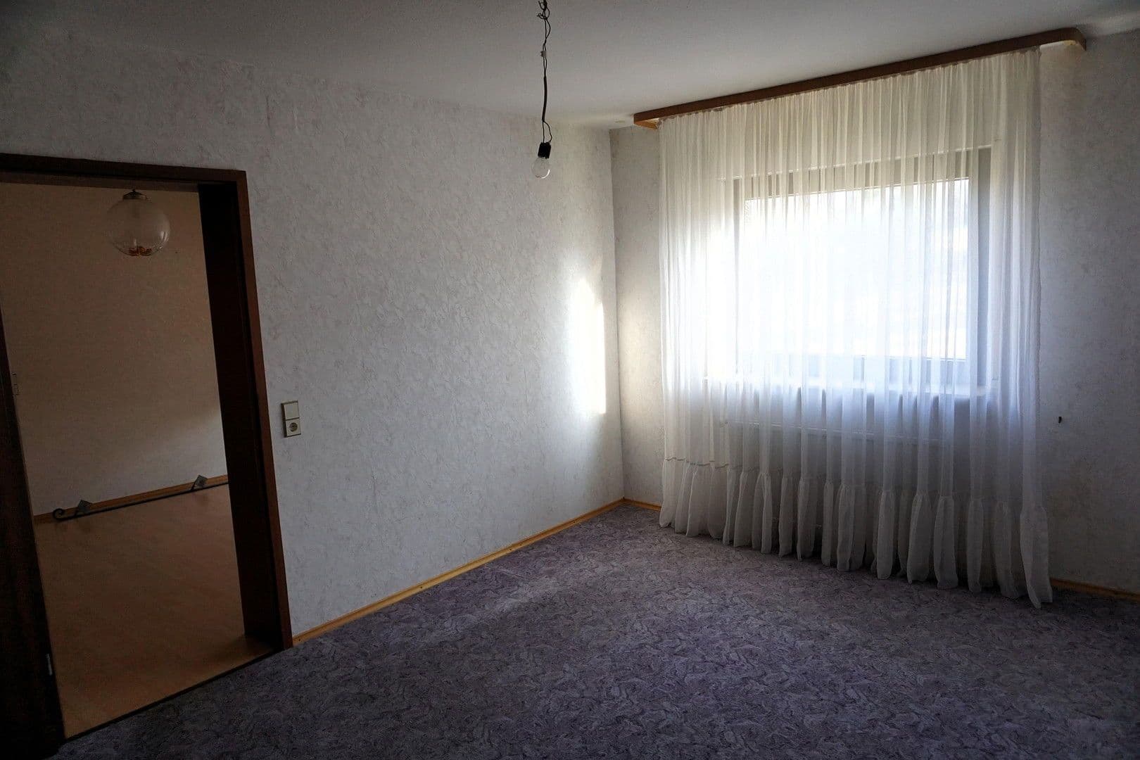 Predaj domu 162 m², pozemek 932 m², Bruchsal, Bádensko-Wurttembersko Predaj domu 162 m², pozemek 932 m², Bruchsal, Bádensko-Wurttembersko