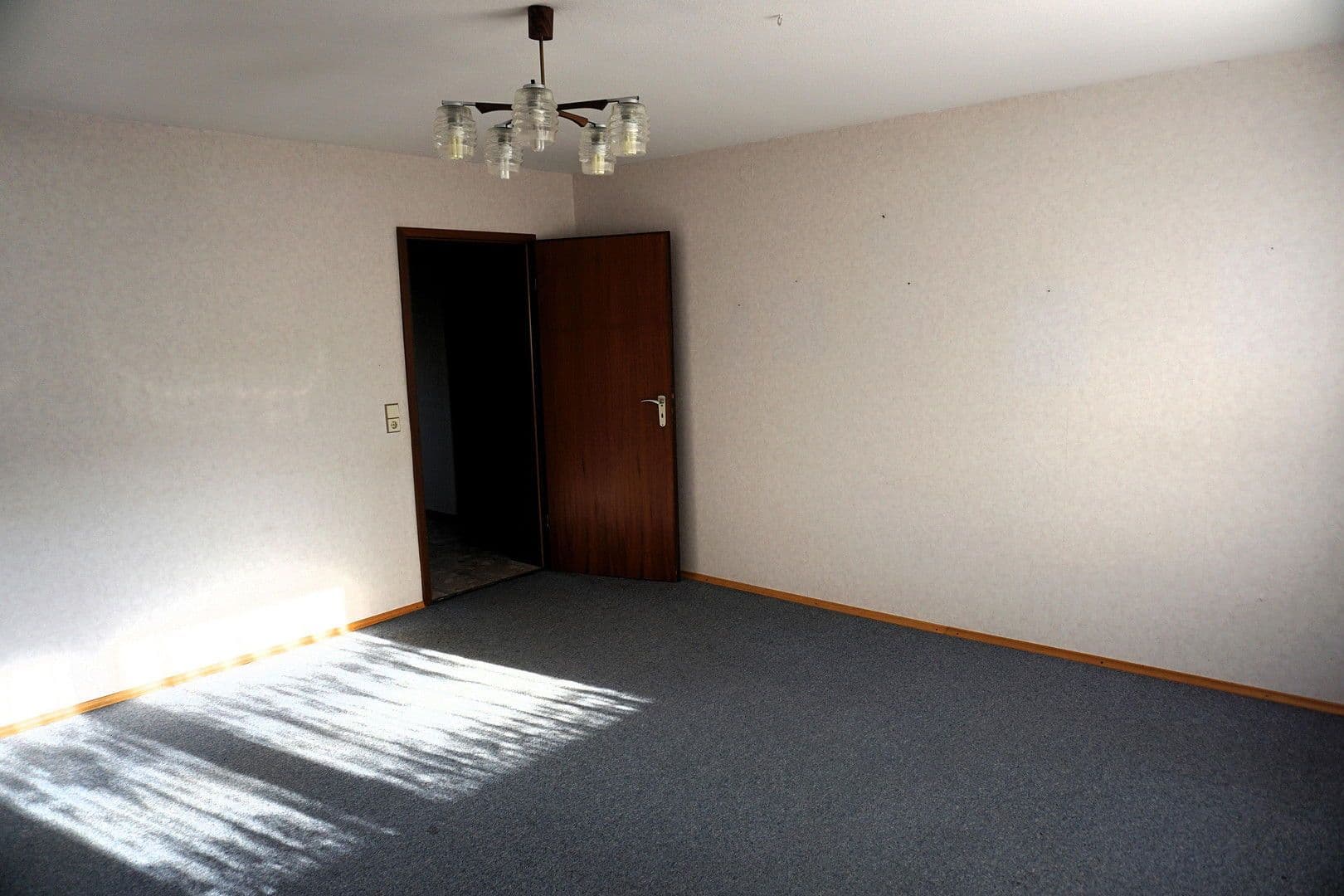 Predaj domu 162 m², pozemek 932 m², Bruchsal, Bádensko-Wurttembersko Predaj domu 162 m², pozemek 932 m², Bruchsal, Bádensko-Wurttembersko
