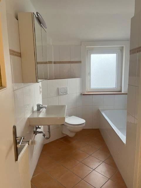 Prenájom bytu 3-izbový 81 m², Nibourstaße 9, Hameln, Dolné Sasko Prenájom bytu 3-izbový 81 m², Nibourstaße 9, Hameln, Dolné Sasko