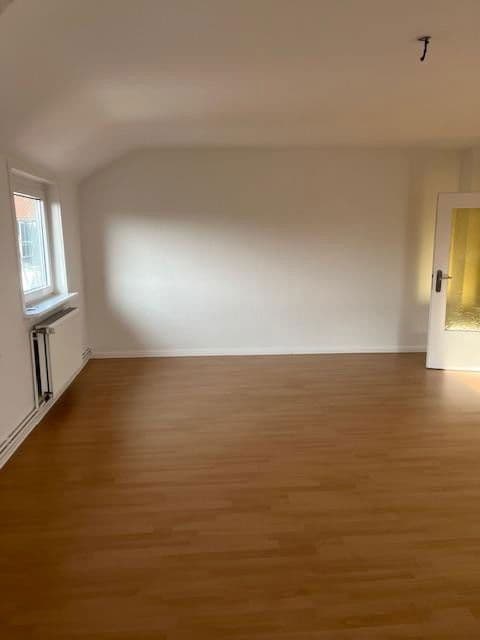 Prenájom bytu 3-izbový 81 m², Nibourstaße 9, Hameln, Dolné Sasko Prenájom bytu 3-izbový 81 m², Nibourstaße 9, Hameln, Dolné Sasko