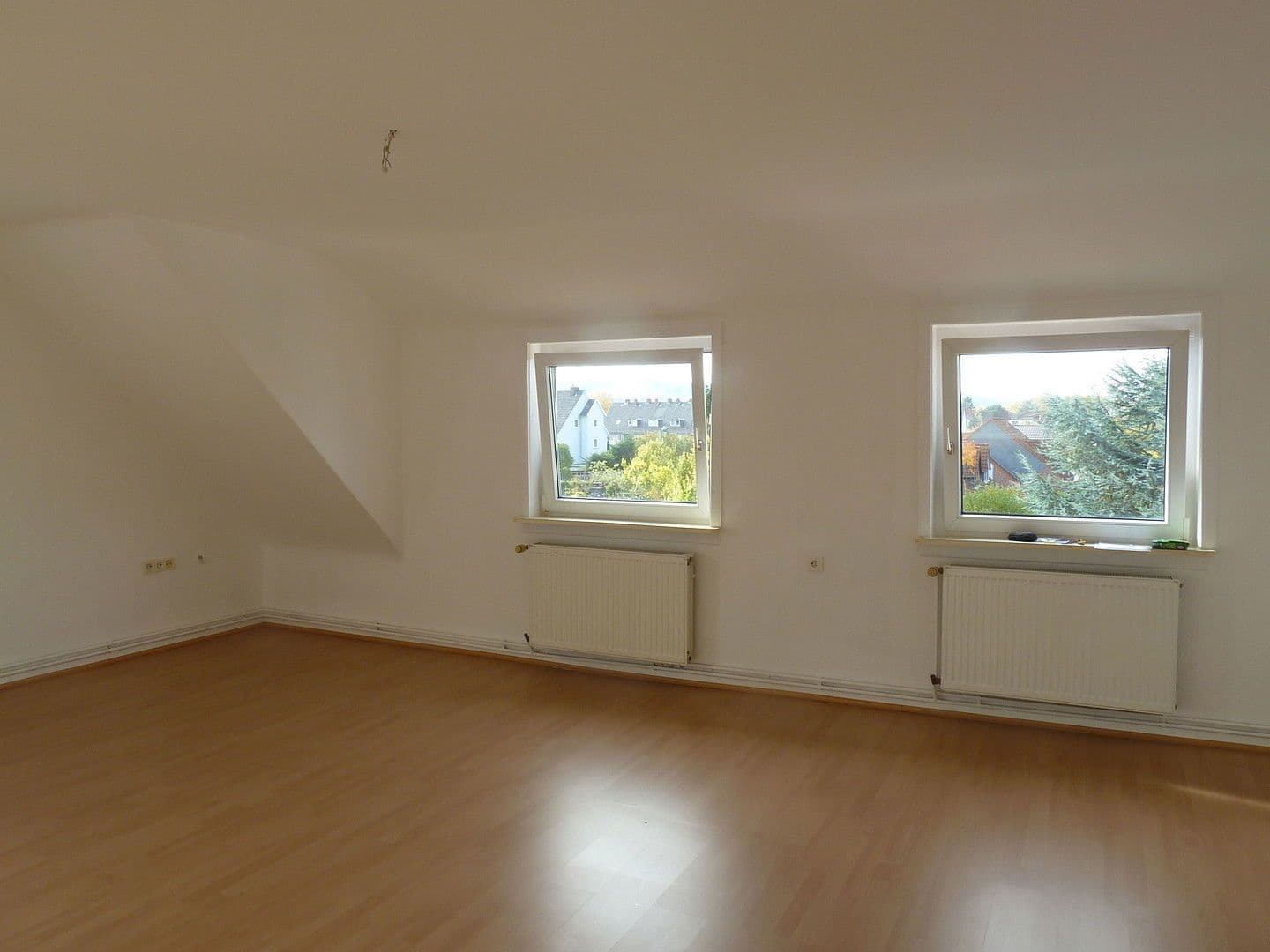 Prenájom bytu 3-izbový 81 m², Nibourstaße 9, Hameln, Dolné Sasko Prenájom bytu 3-izbový 81 m², Nibourstaße 9, Hameln, Dolné Sasko