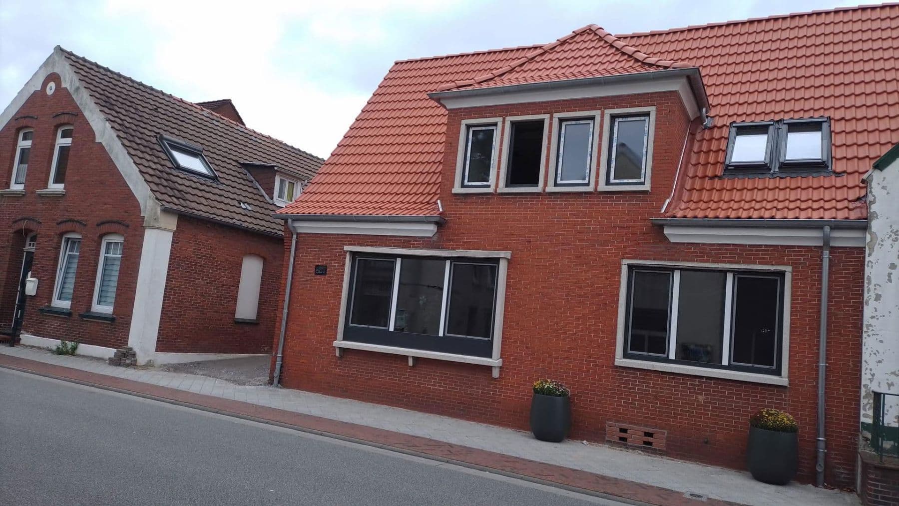 Predaj domu 750 m², pozemek 1.179 m², Hauptstraße 50 A, Hage, Dolné Sasko Predaj domu 750 m², pozemek 1.179 m², Hauptstraße 50 A, Hage, Dolné Sasko