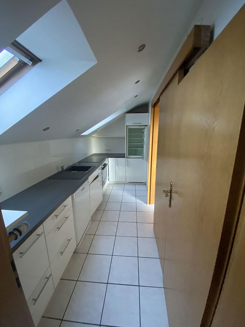 Predaj domu 220 m², pozemek 881 m², Gaugraf-Zeisolf-Str. 3, Sinsheim, Bádensko-Wurttembersko Predaj domu 220 m², pozemek 881 m², Gaugraf-Zeisolf-Str. 3, Sinsheim, Bádensko-Wurttembersko