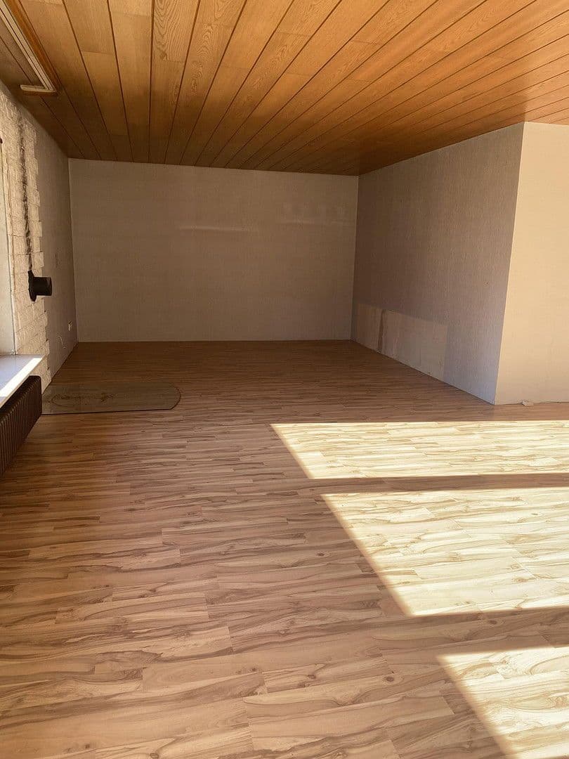 Predaj domu 220 m², pozemek 881 m², Gaugraf-Zeisolf-Str. 3, Sinsheim, Bádensko-Wurttembersko Predaj domu 220 m², pozemek 881 m², Gaugraf-Zeisolf-Str. 3, Sinsheim, Bádensko-Wurttembersko